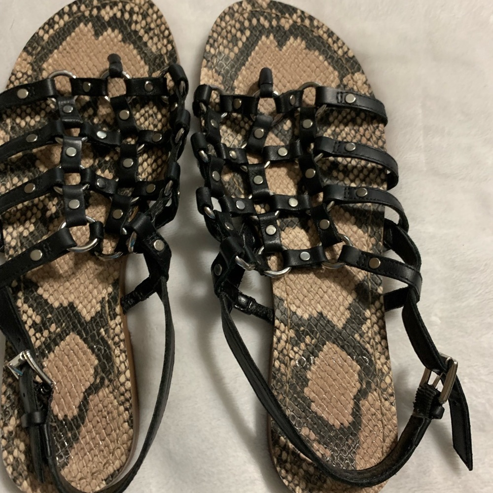 Vince Camuto flat sandals